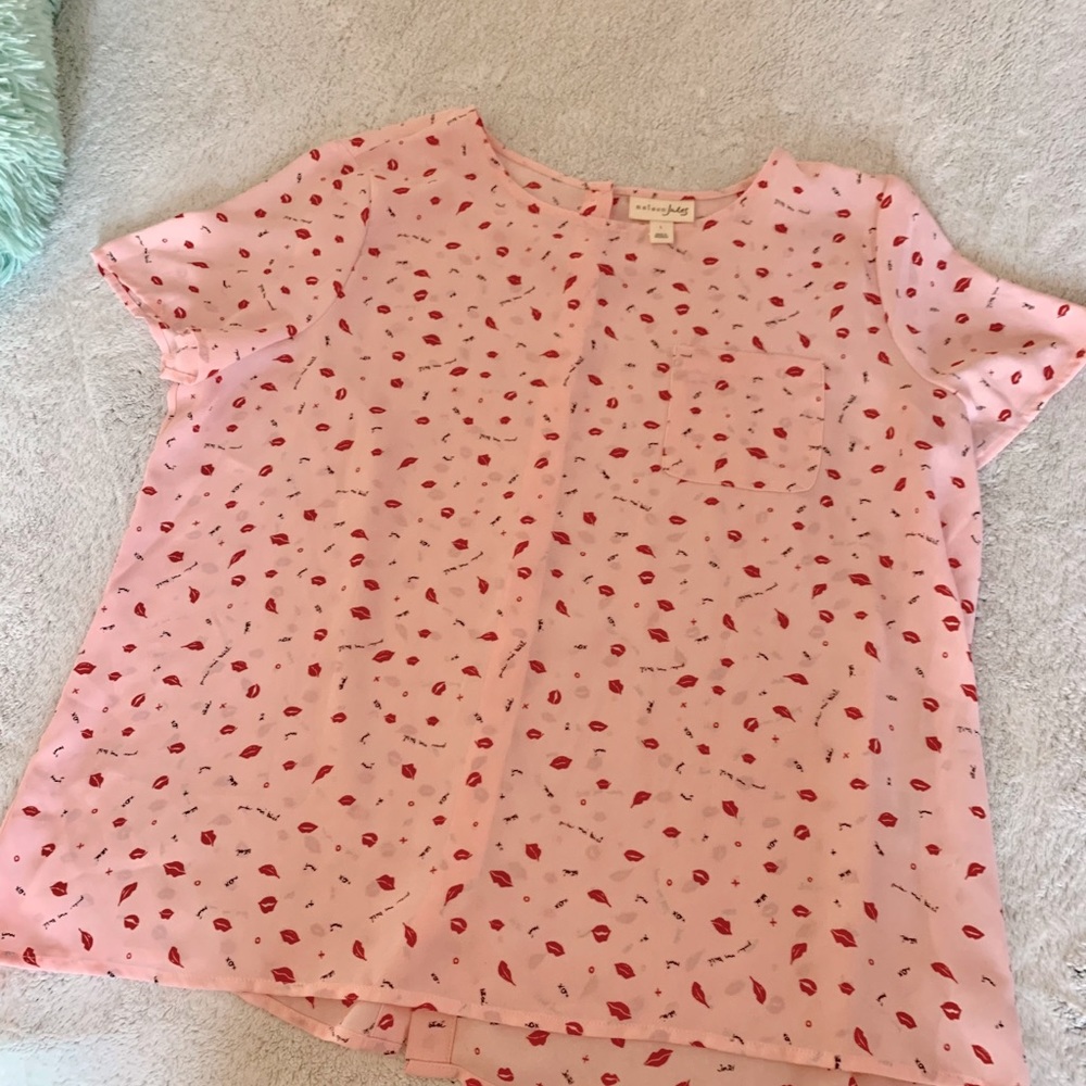 Madison Jules Pink top With Kisses NWT size Large